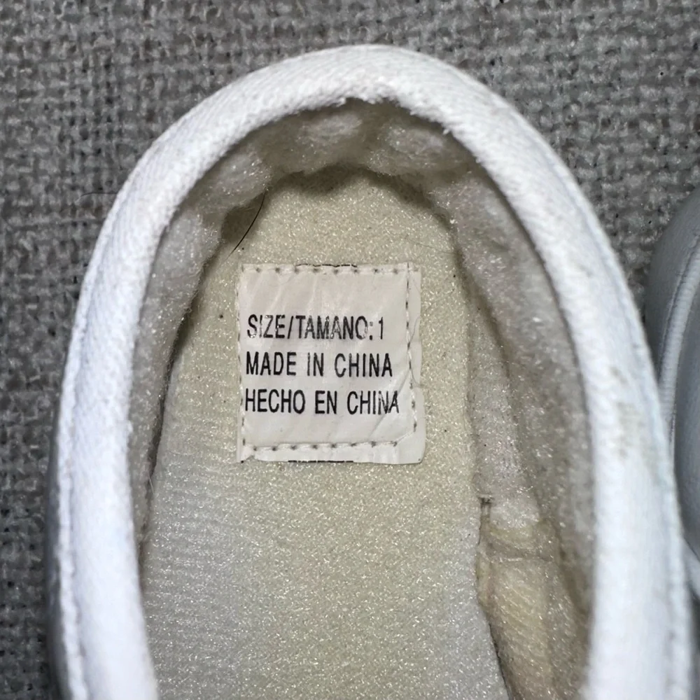 White Baby Crib Tennis Shoes Sneakers Leather Soft Sole Boy Girl Infant Size 1